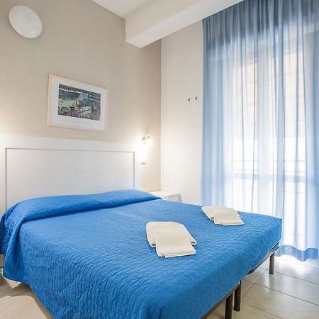 Hotel Nancy Riccione Ruang foto