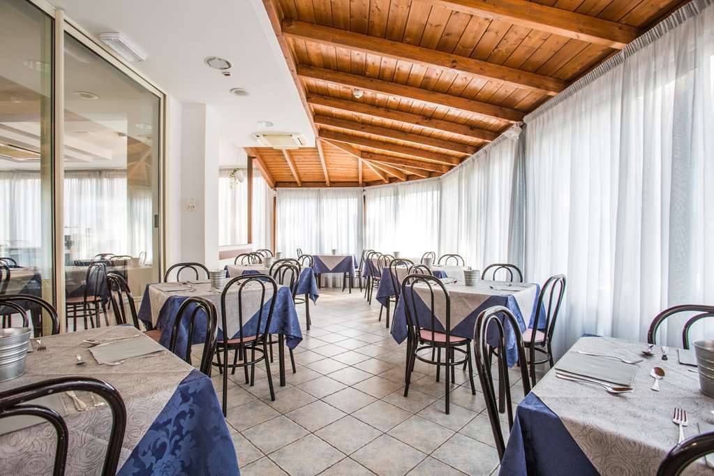 Hotel Nancy Riccione Restoran foto