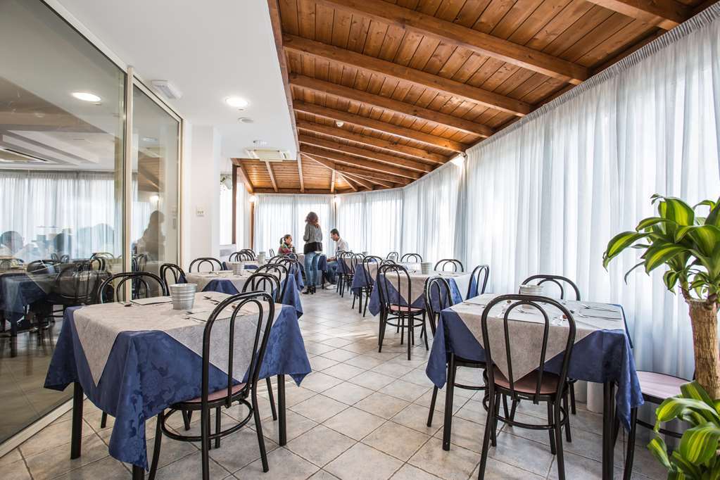 Hotel Nancy Riccione Restoran foto