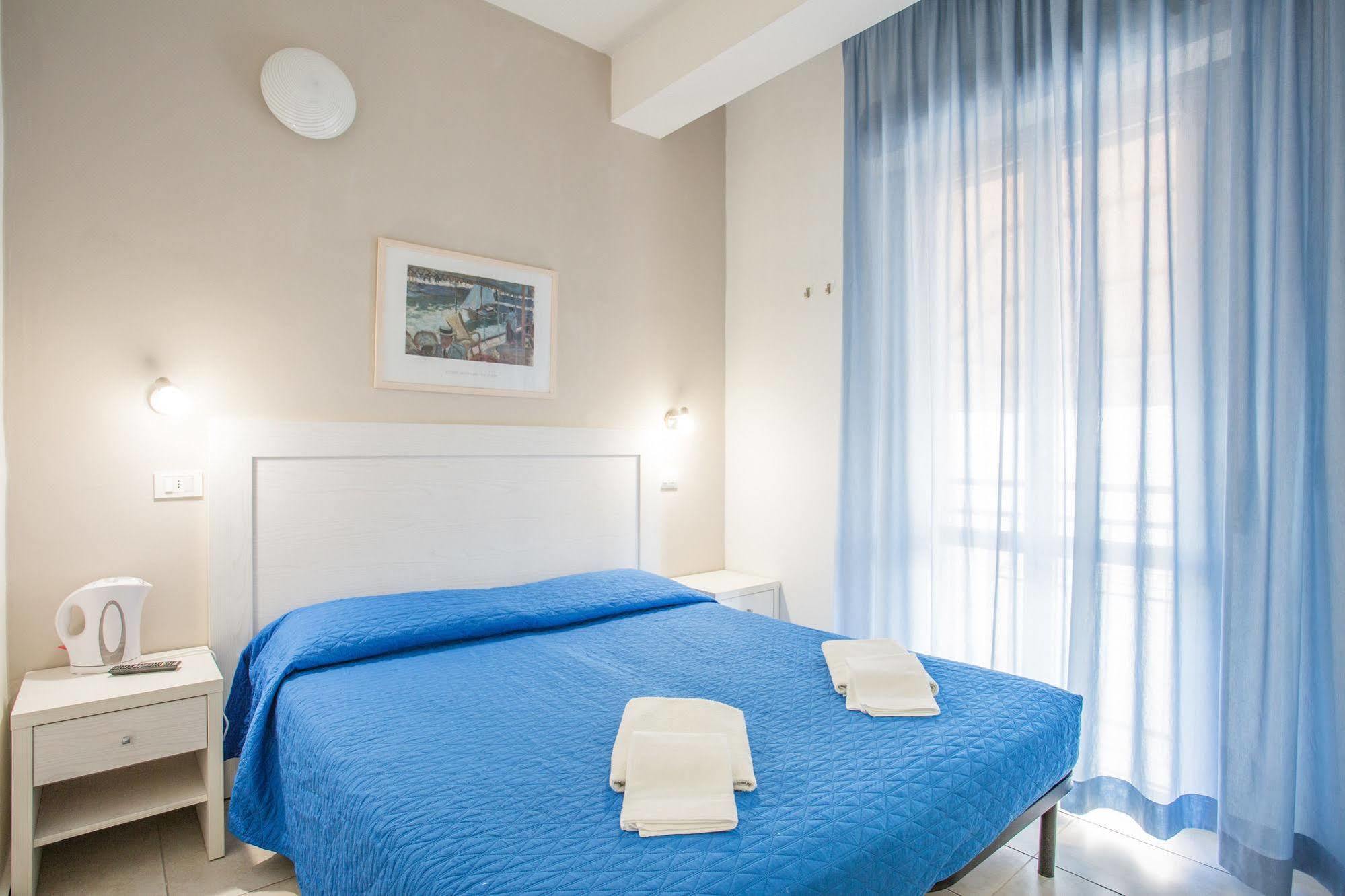 Hotel Nancy Riccione Bagian luar foto